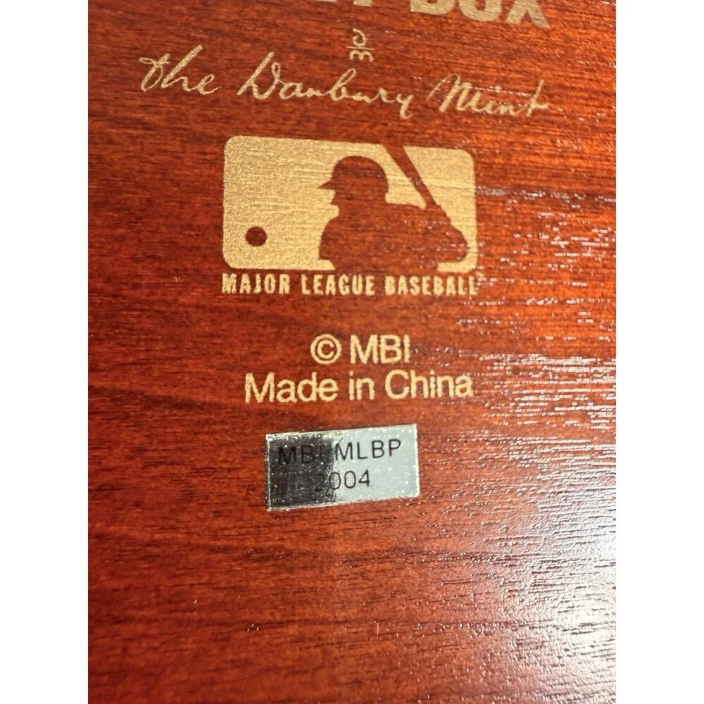 Danbury Mint NY Yankees 2004 Wood Valet Box with Lined Drawer MLB Collectible